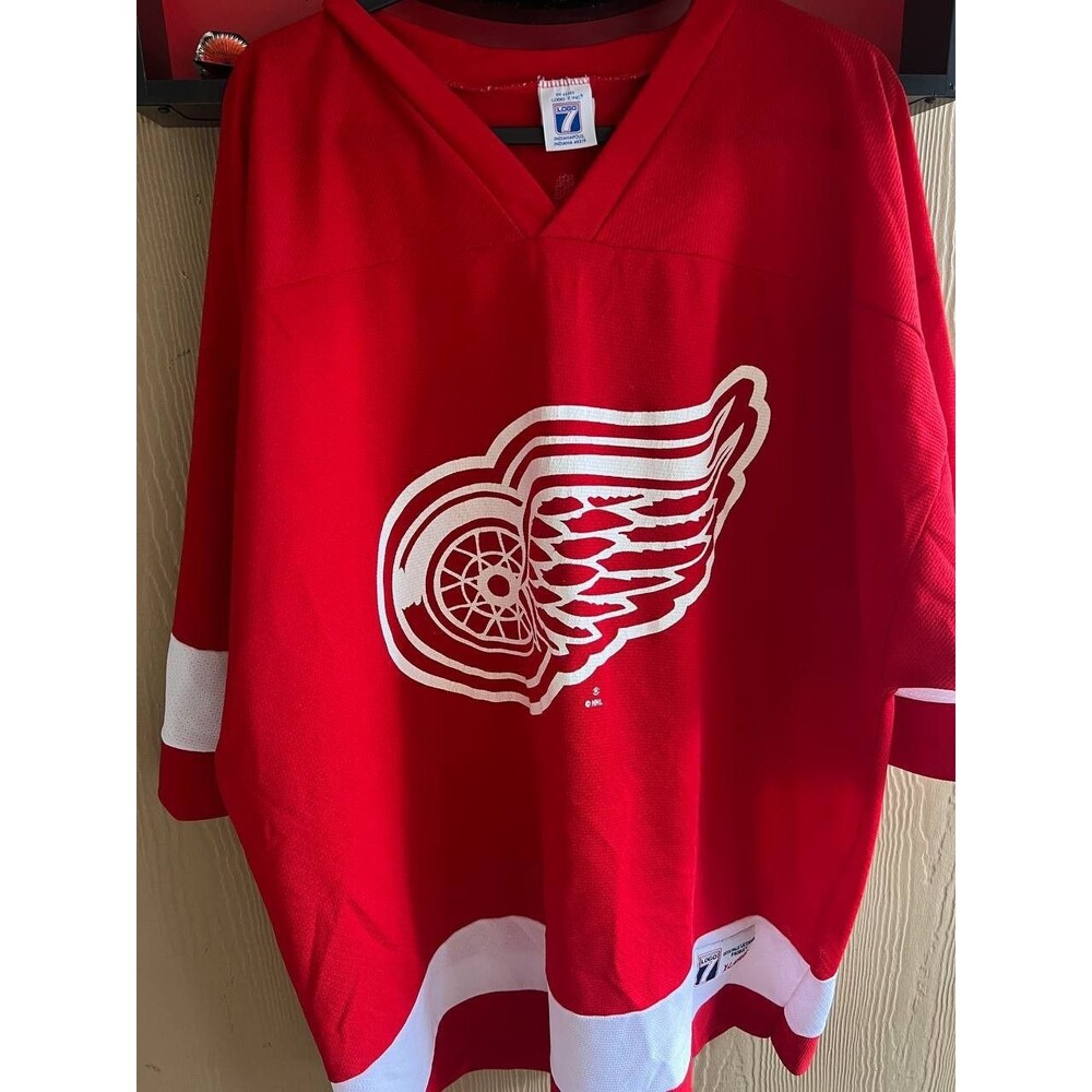 Vintage Logo 7‎ Detroit Red Wings Jersey Men's XL Steve Yzerman USA 90s